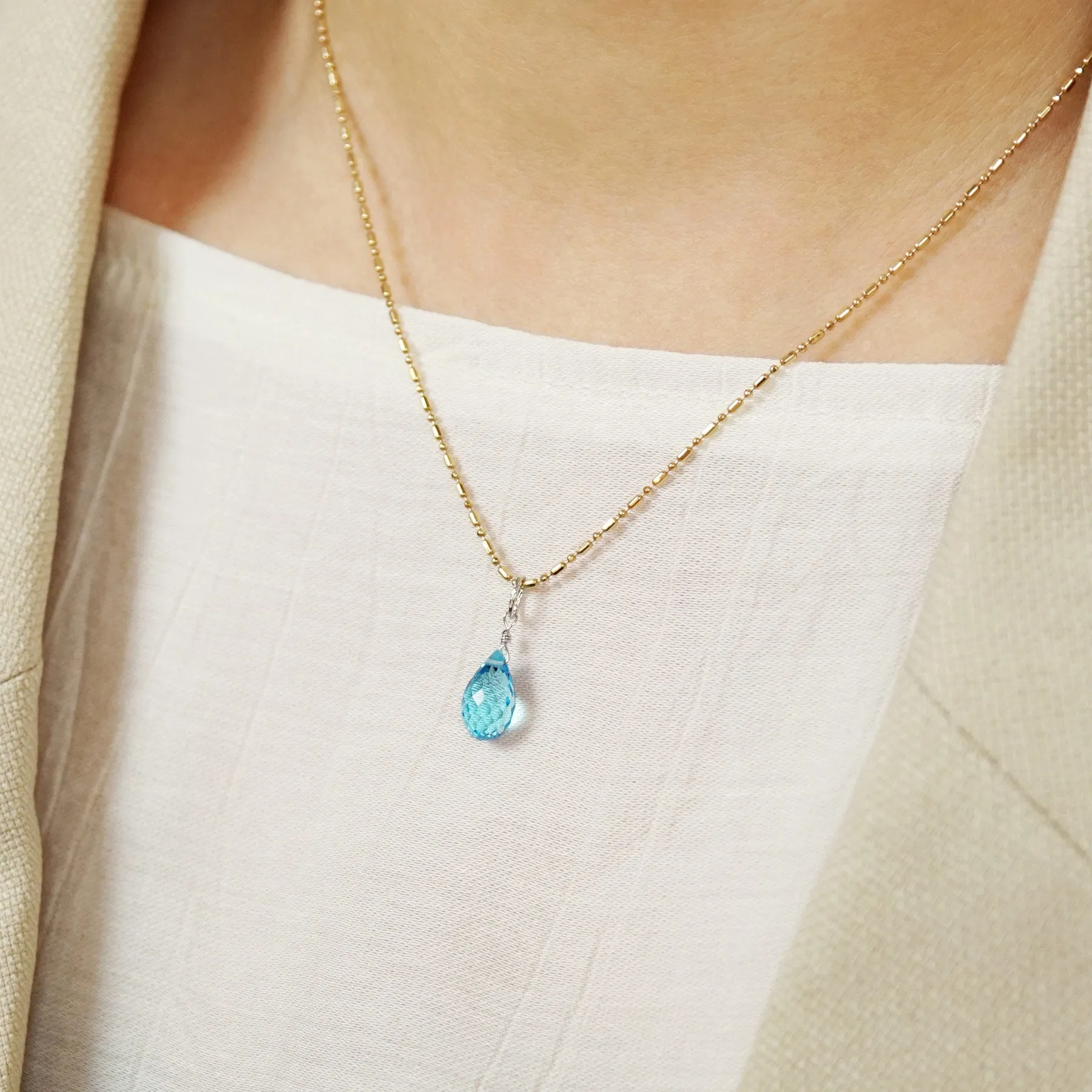 10K Blue Topaz Necklace Charm (White Gold)