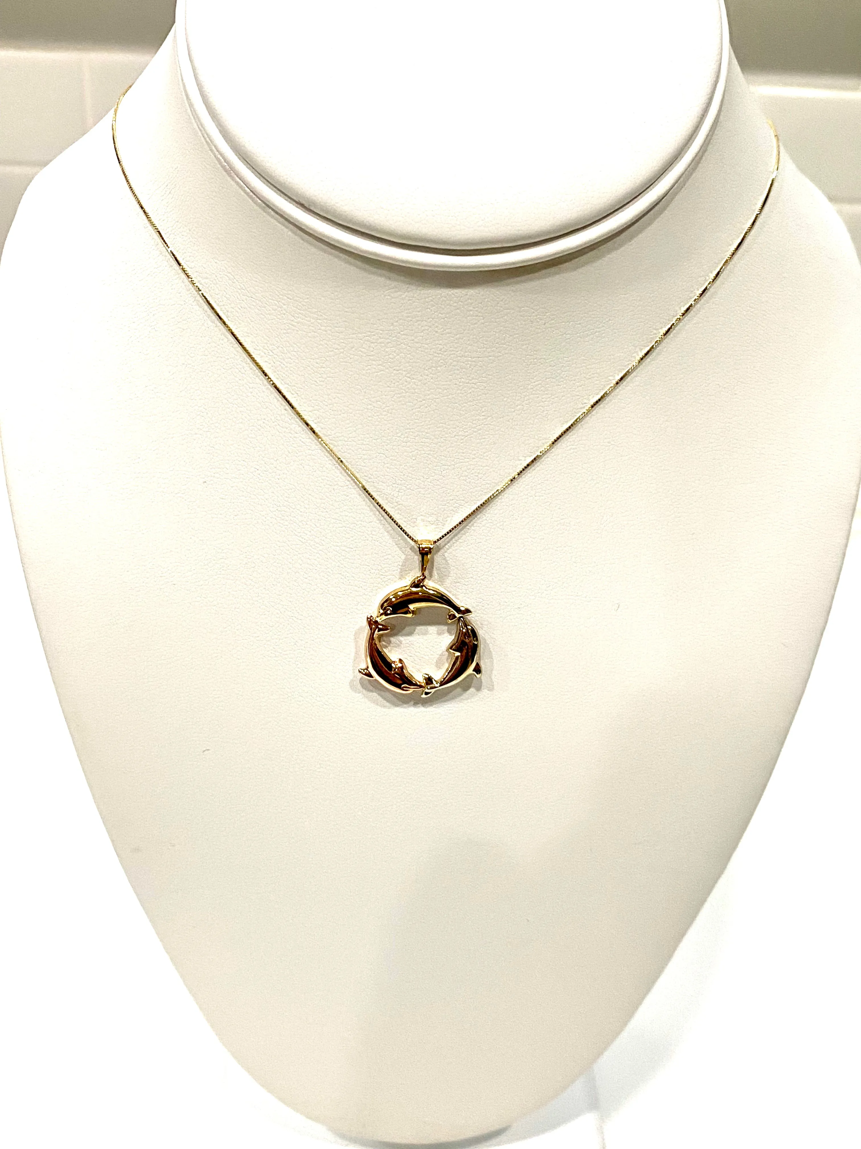 BEAUTIFUL TRI COLORED DOLPHINS NECKLACE