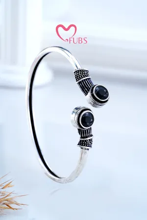 Black Royal Aura Kundan Cuff Bracelet