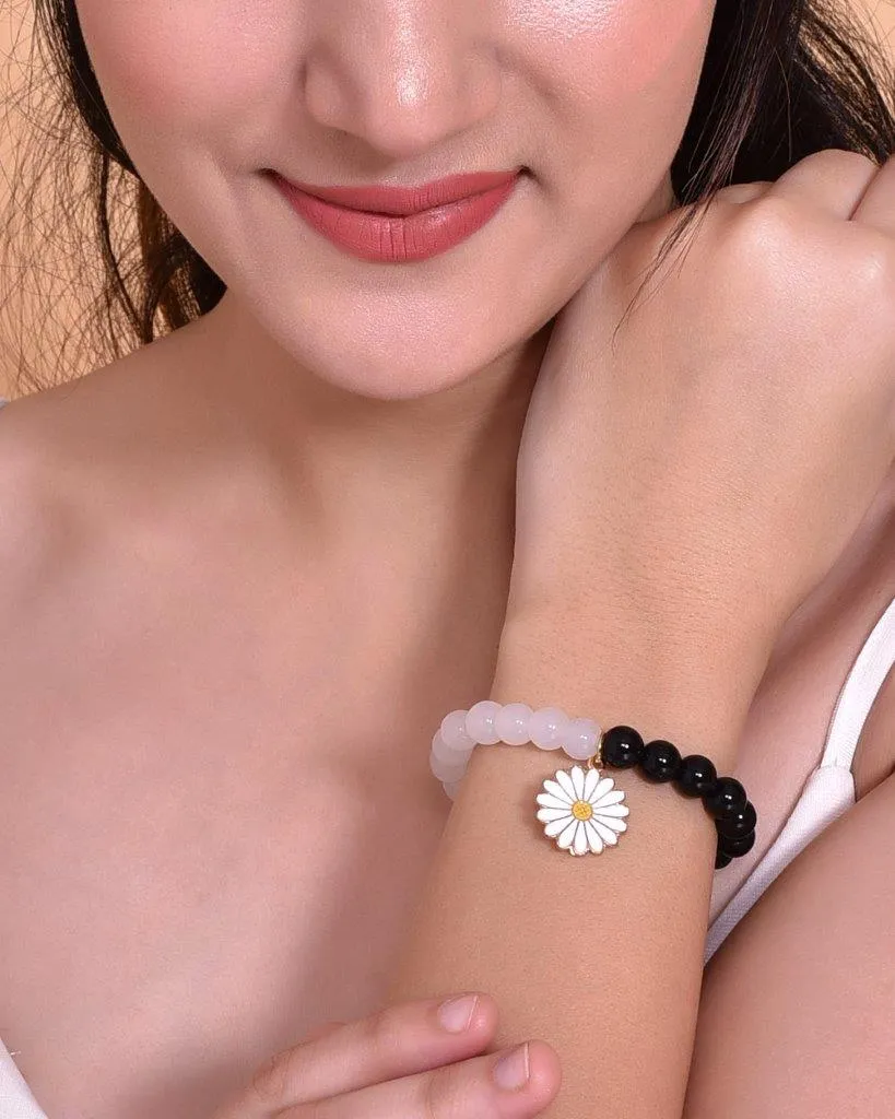 Black White Beads White Flower Elastic Bracelet - Voj