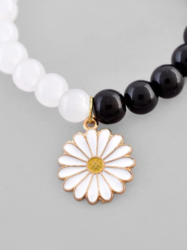 Black White Beads White Flower Elastic Bracelet - Voj