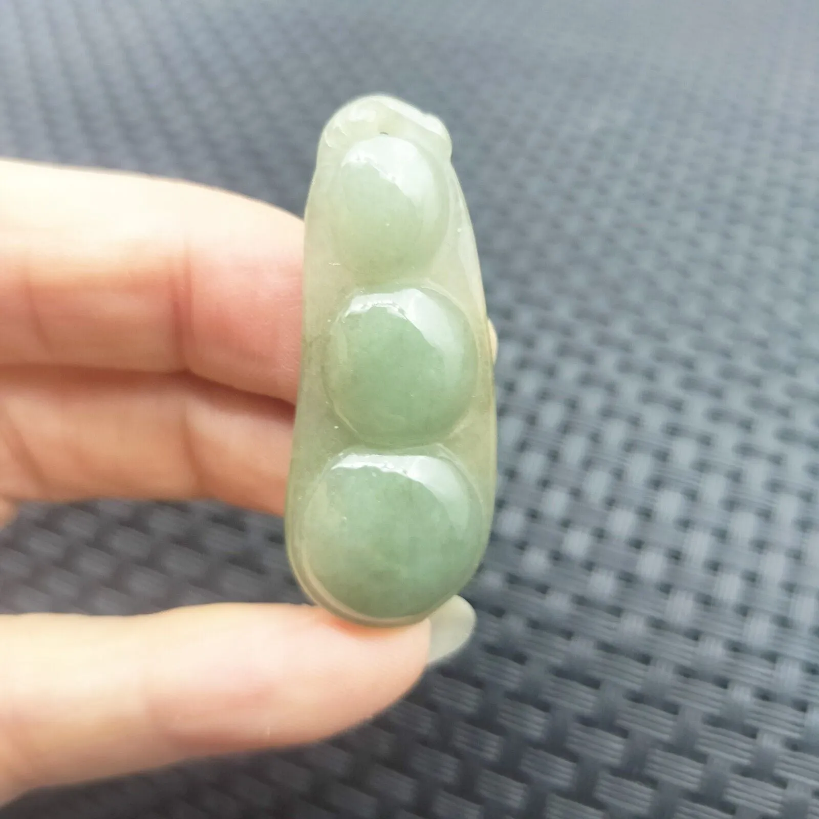 Certified Oily Green Natural Type A Jade Jadeite Carved Bean-Pod Pendant