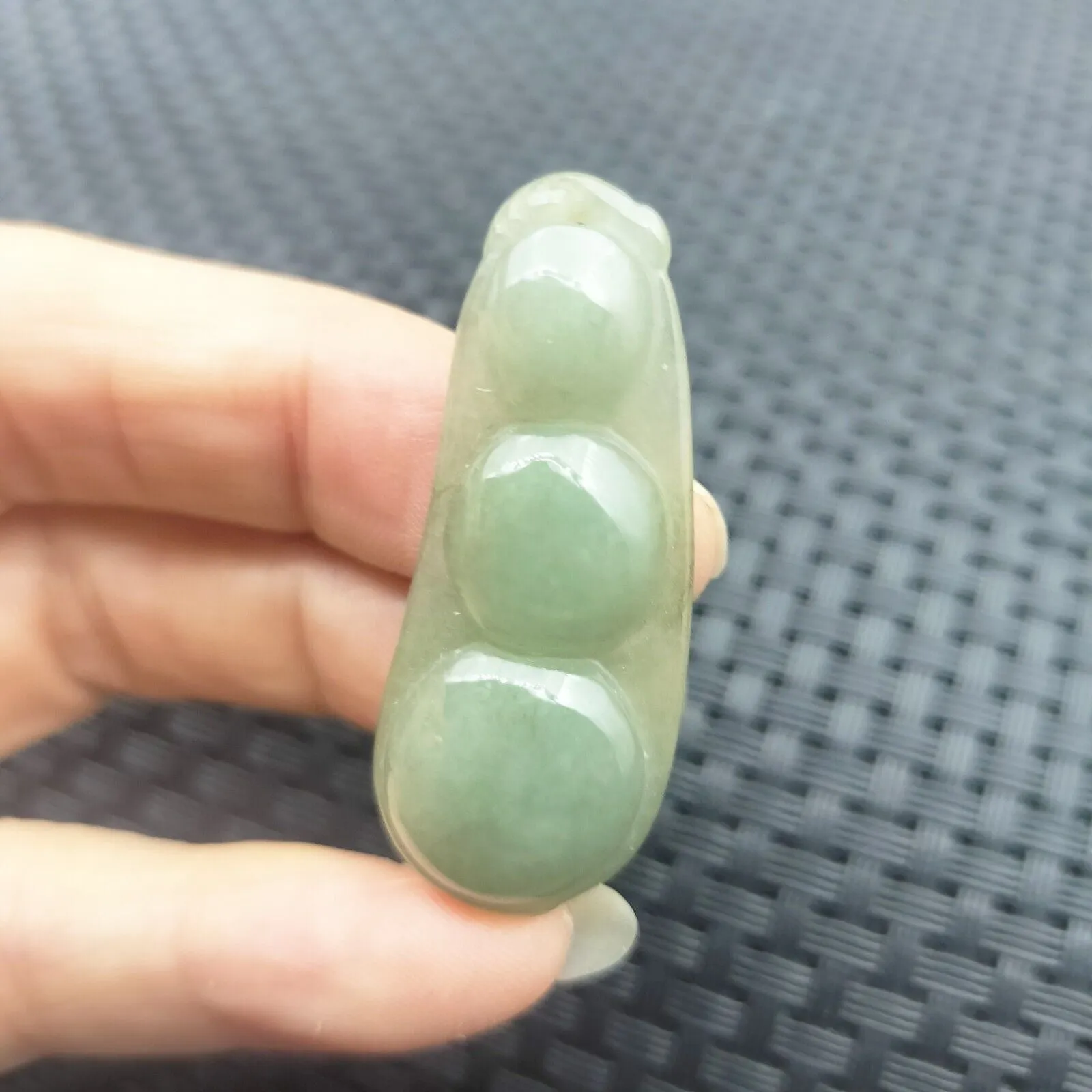 Certified Oily Green Natural Type A Jade Jadeite Carved Bean-Pod Pendant