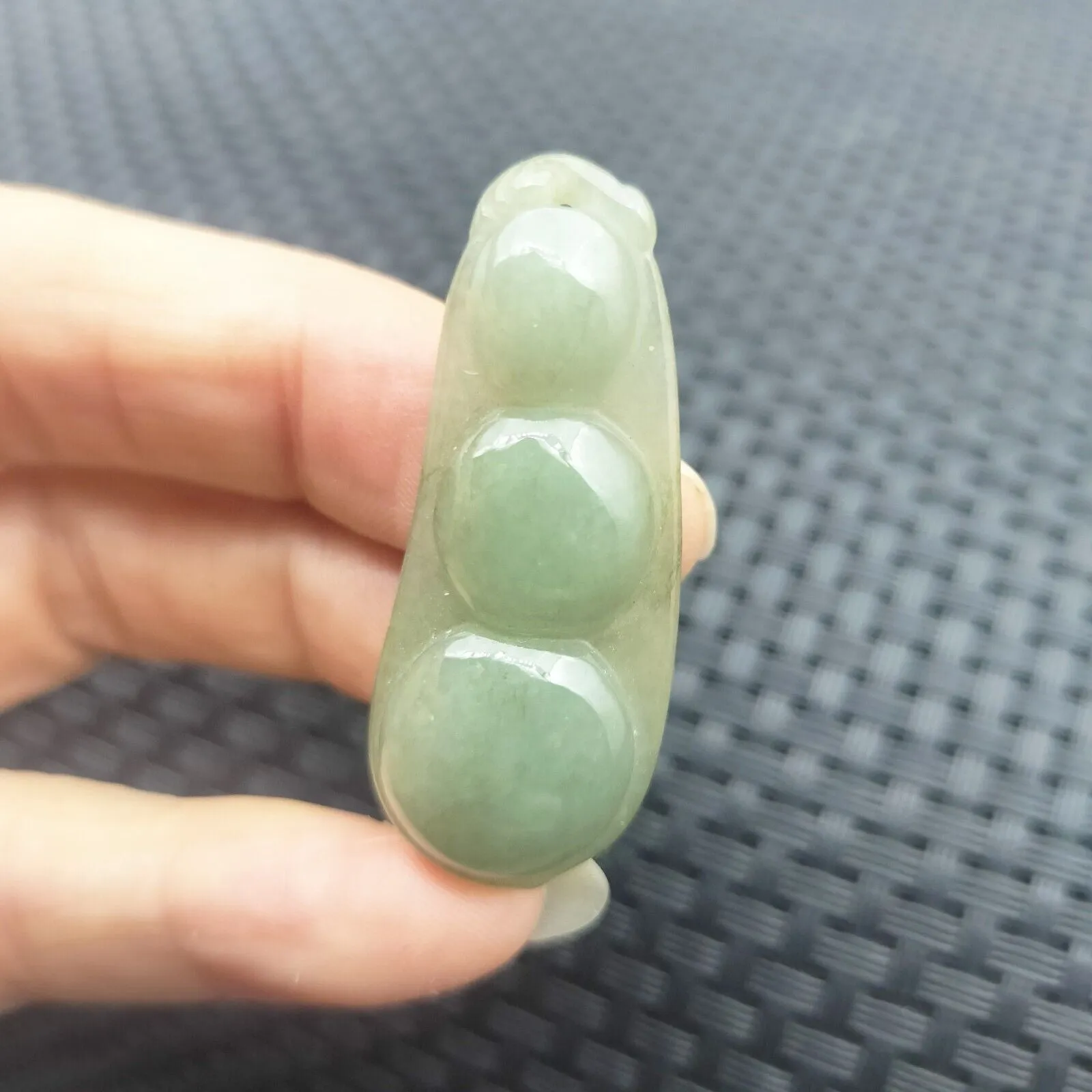 Certified Oily Green Natural Type A Jade Jadeite Carved Bean-Pod Pendant