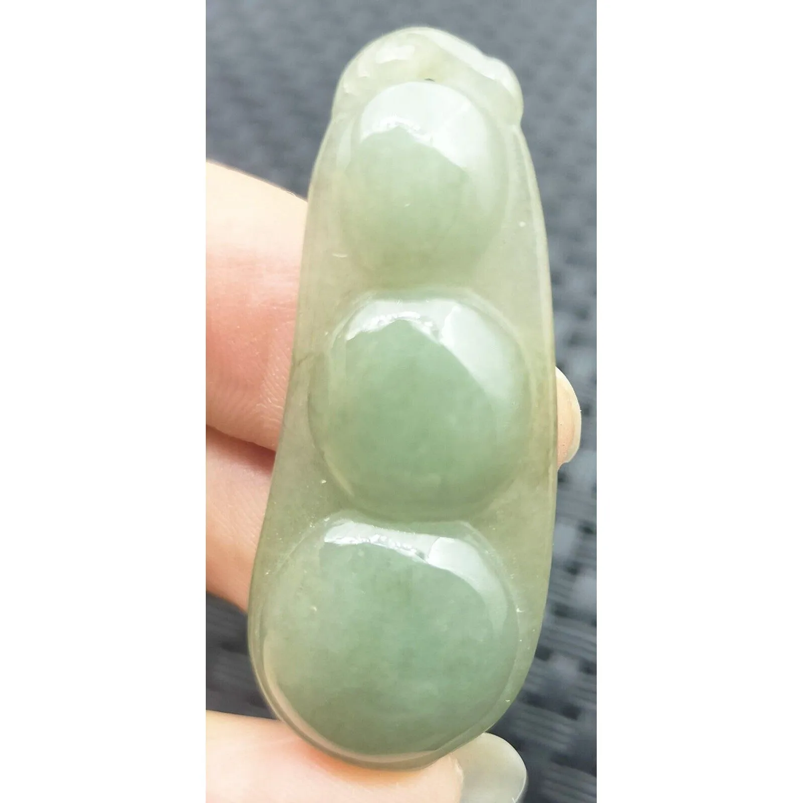 Certified Oily Green Natural Type A Jade Jadeite Carved Bean-Pod Pendant