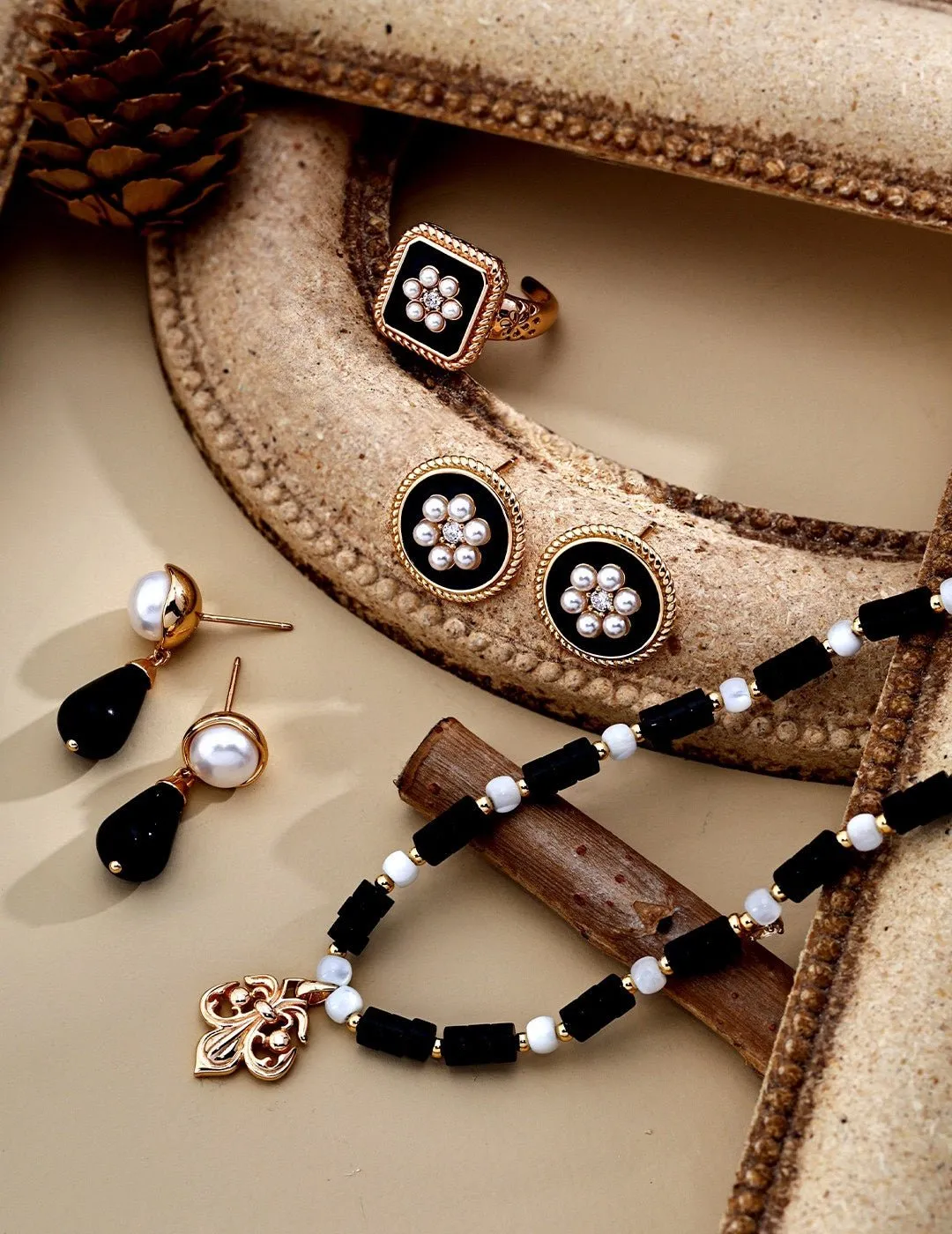 Classic Chanel-inspired Vintage Enamel Glaze Pearl Stud Earrings
