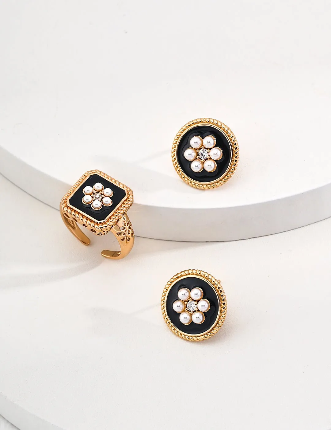 Classic Chanel-inspired Vintage Enamel Glaze Pearl Stud Earrings