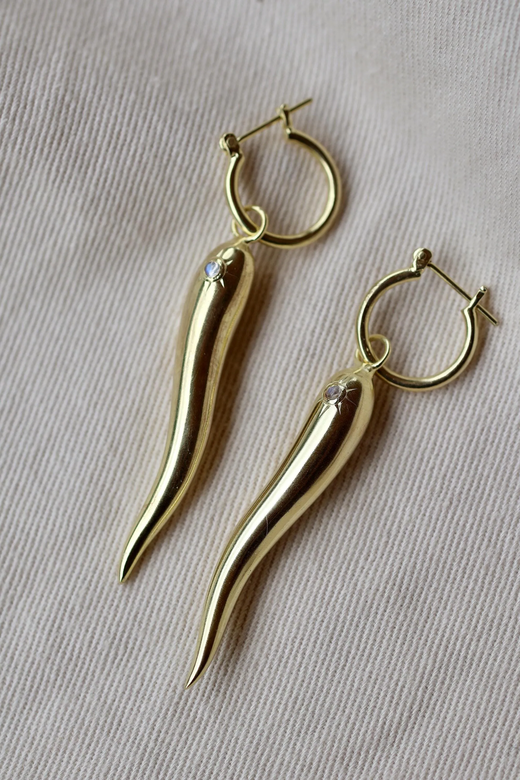Corno Chilli Hoops 14K Gold Vermeil Rainbow Moonstone