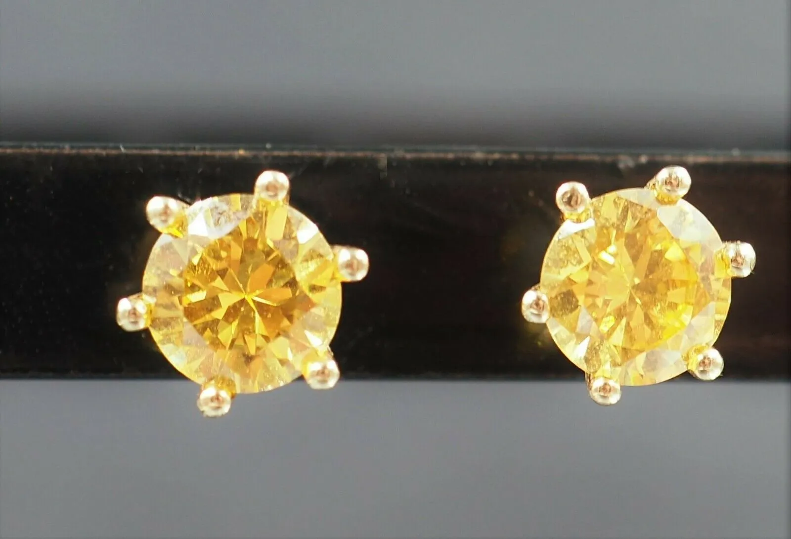 Golden Sapphire 9ct Yellow Gold Stud Earrings