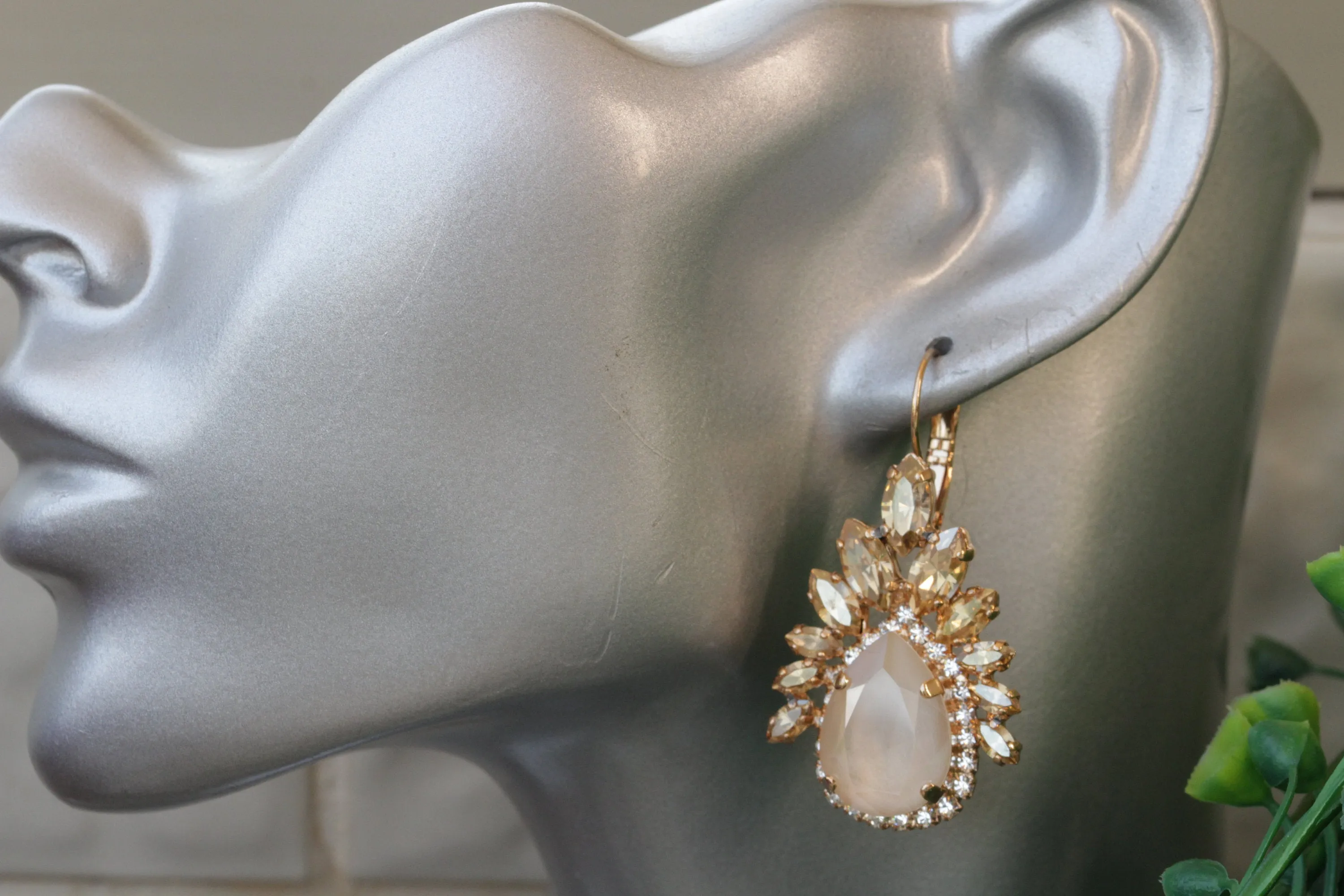 IVORY DROP Earrings