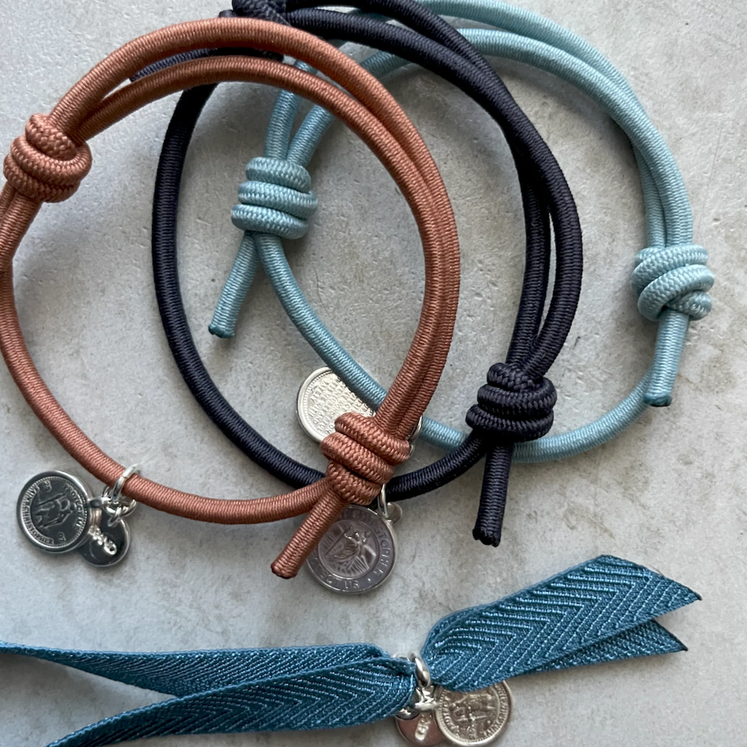 KNOT BRACELET LIGHT POWDER BLUE