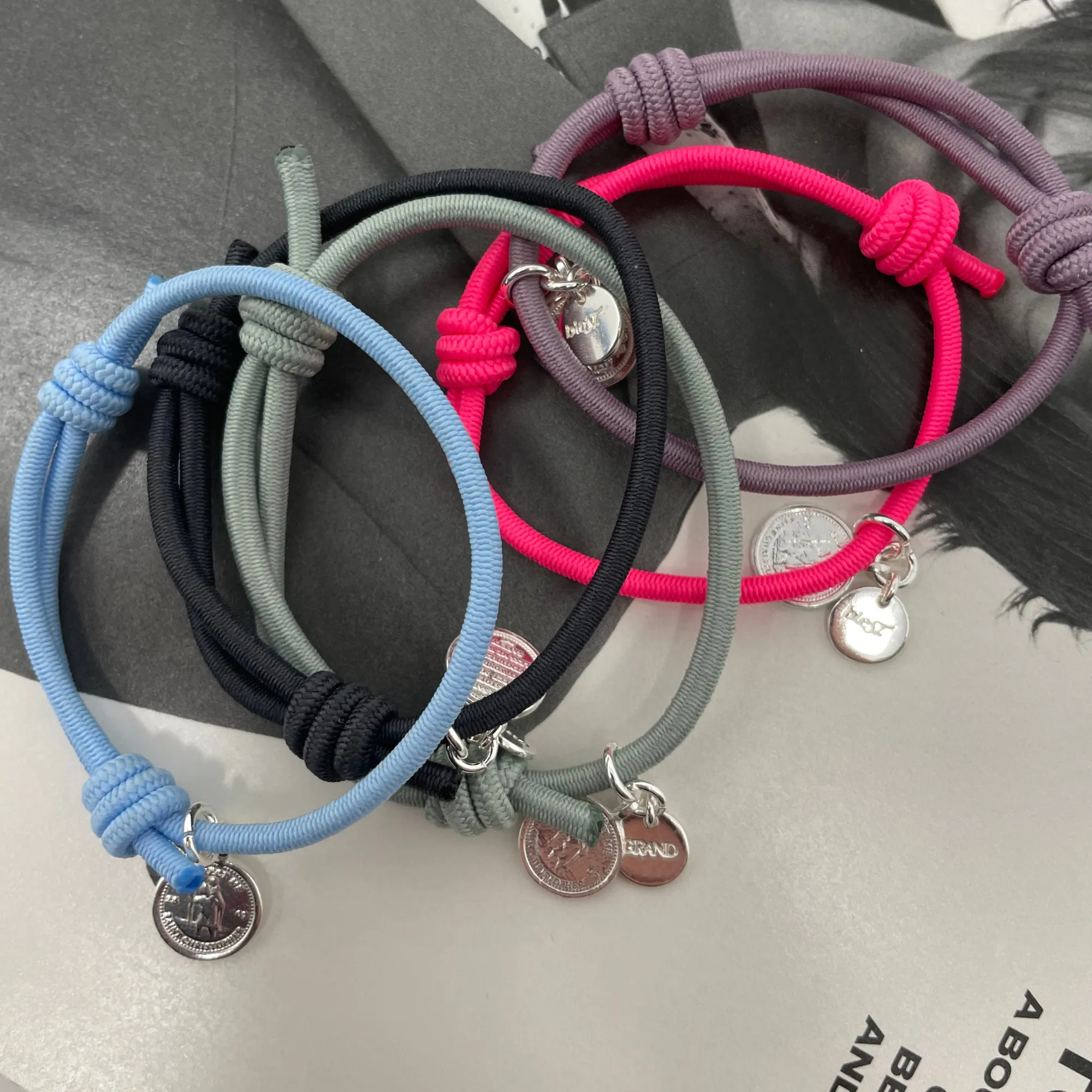 KNOT BRACELET VANILLA SKY BLUE