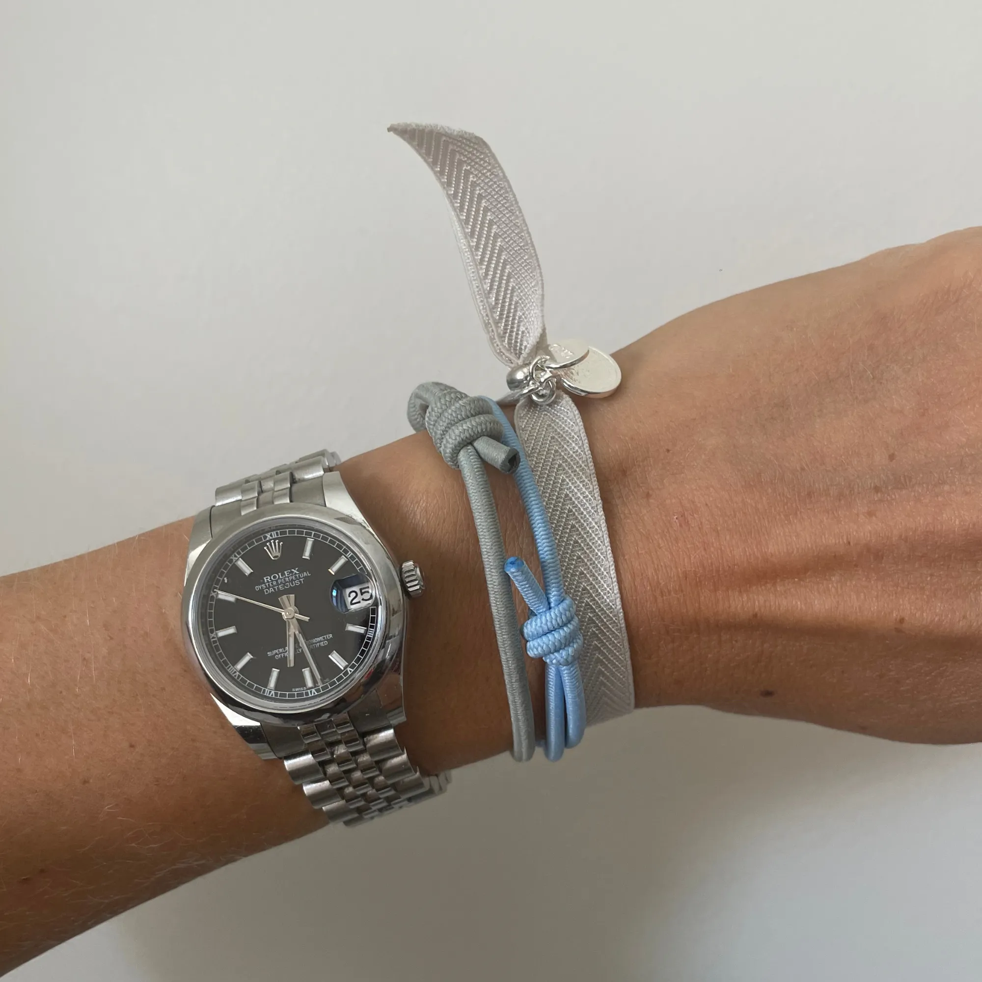 KNOT BRACELET VANILLA SKY BLUE