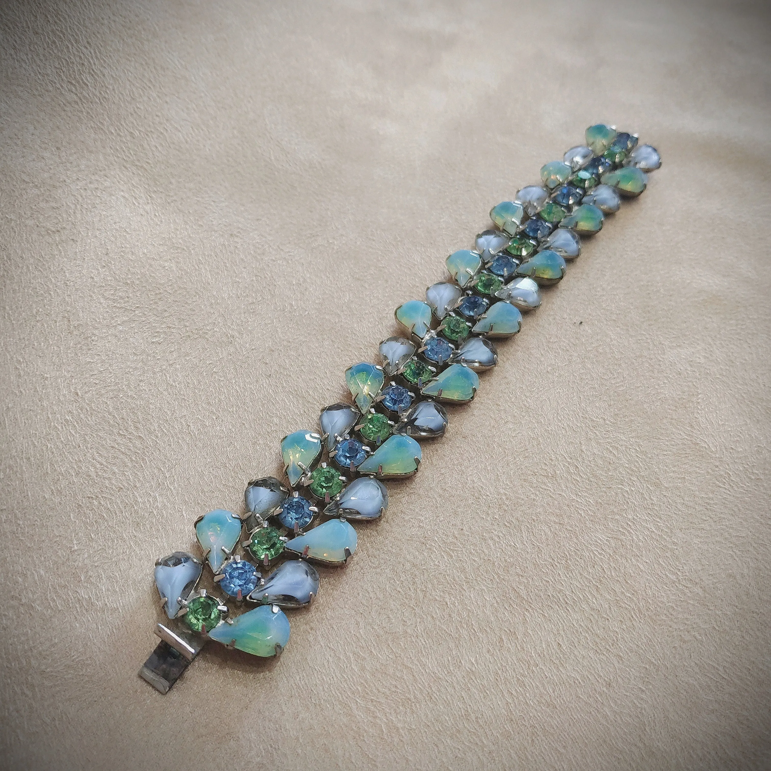 Kramer Blue Green Givre glass Vintage Bracelet