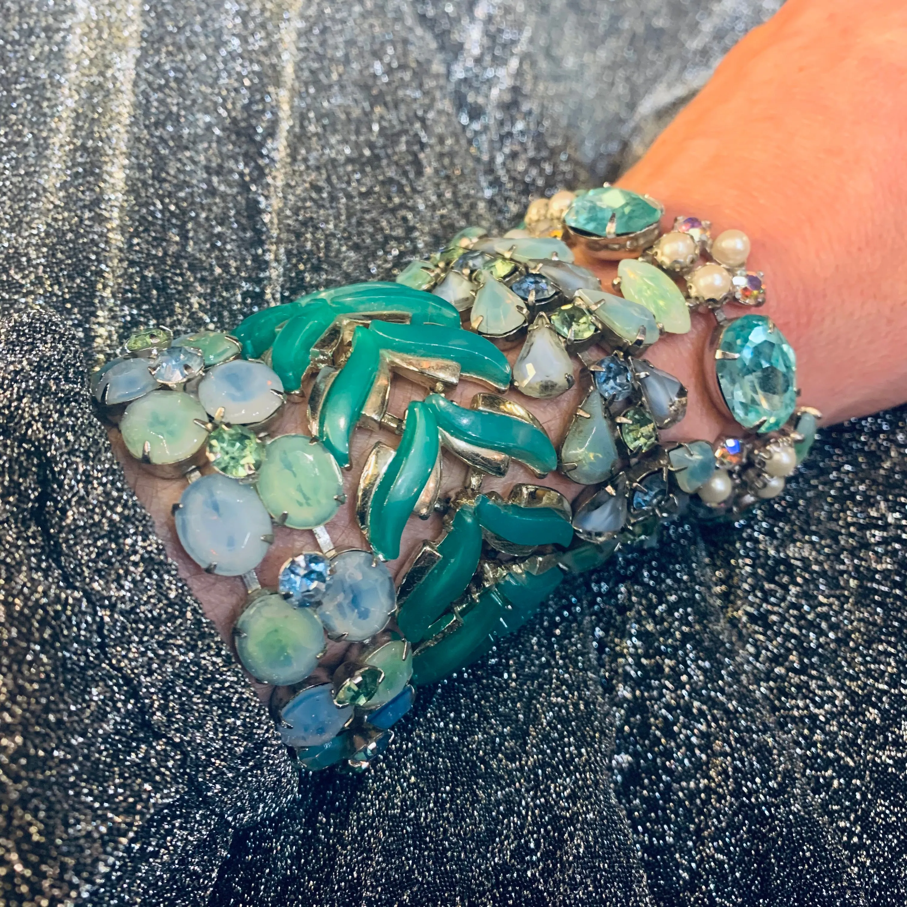 Kramer Blue Green Givre glass Vintage Bracelet