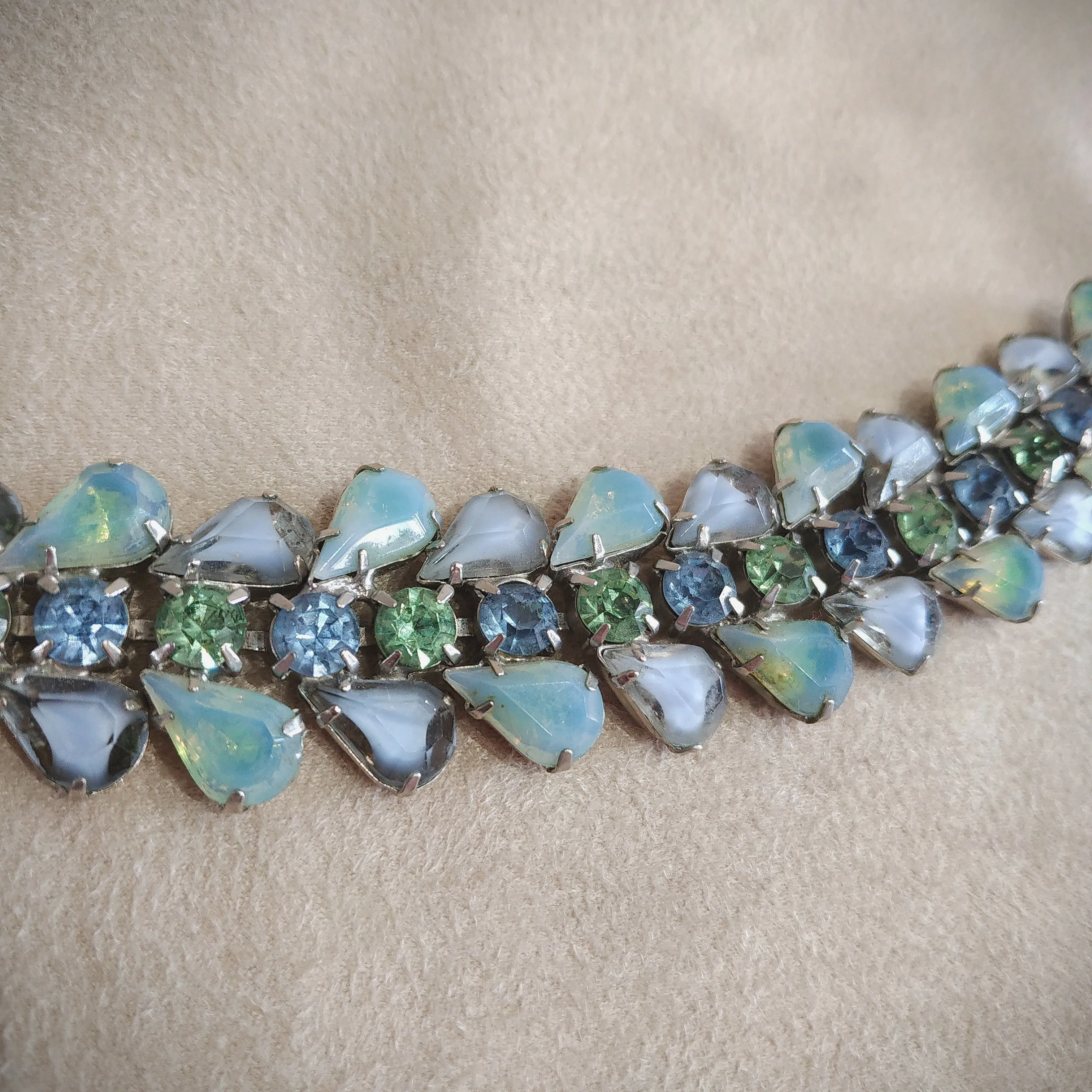 Kramer Blue Green Givre glass Vintage Bracelet