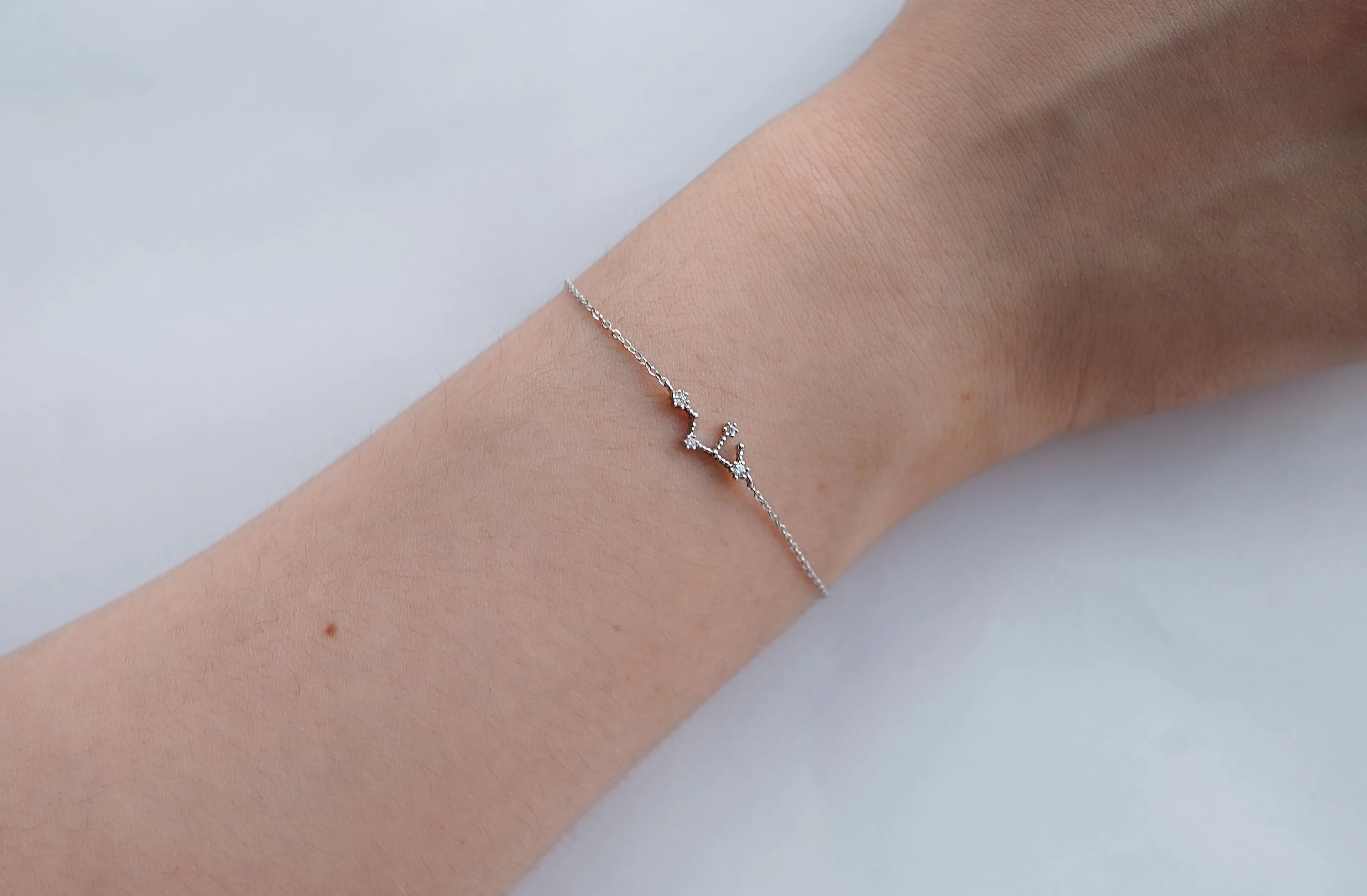 Leo Bracelet Jul 23. - Aug 22.
