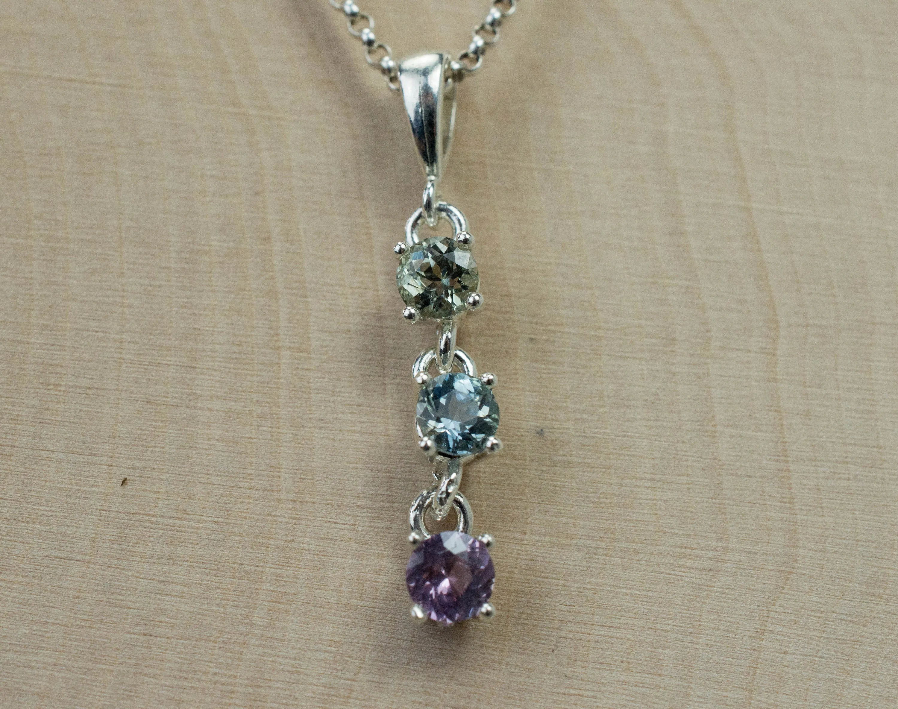 Montana Sapphire Pendant; Natural Untreated USA Sapphires; 1.220cts