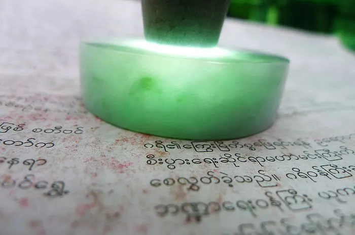 Natural Jade Rough Jadeite Raw (113g,5.3x1.56cm)