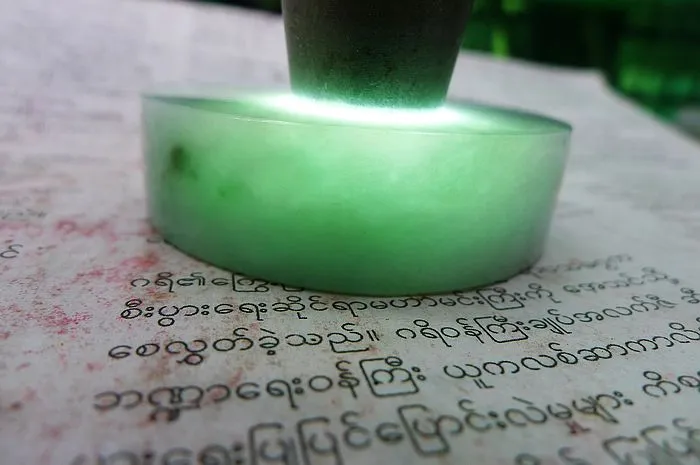 Natural Jade Rough Jadeite Raw (113g,5.3x1.56cm)