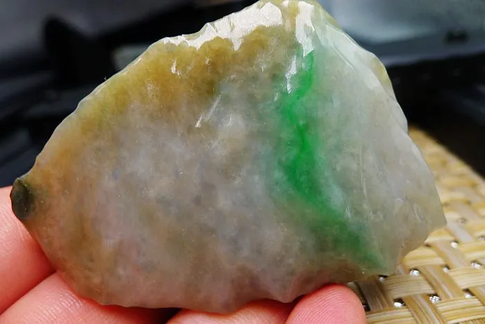 Natural Jade Rough Jadeite Raw (74g,6.4X4.6X1.6cm)