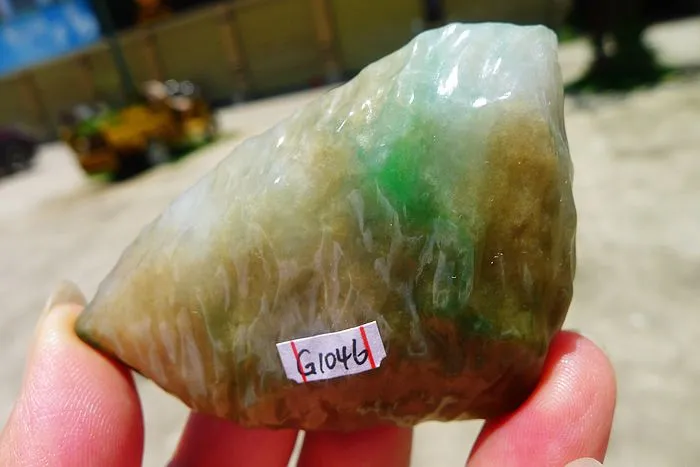 Natural Jade Rough Jadeite Raw (74g,6.4X4.6X1.6cm)