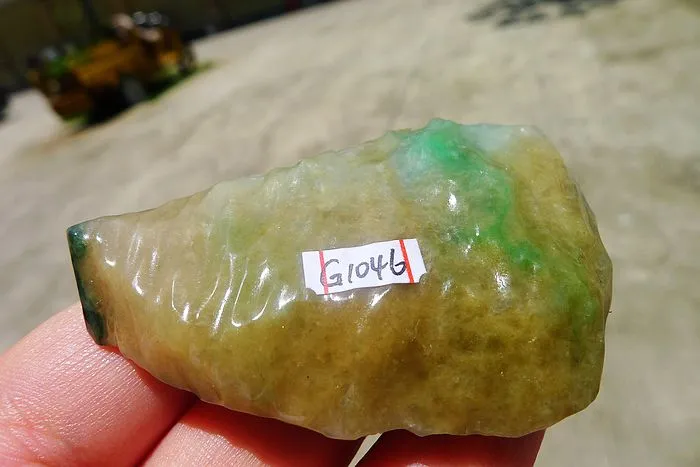Natural Jade Rough Jadeite Raw (74g,6.4X4.6X1.6cm)