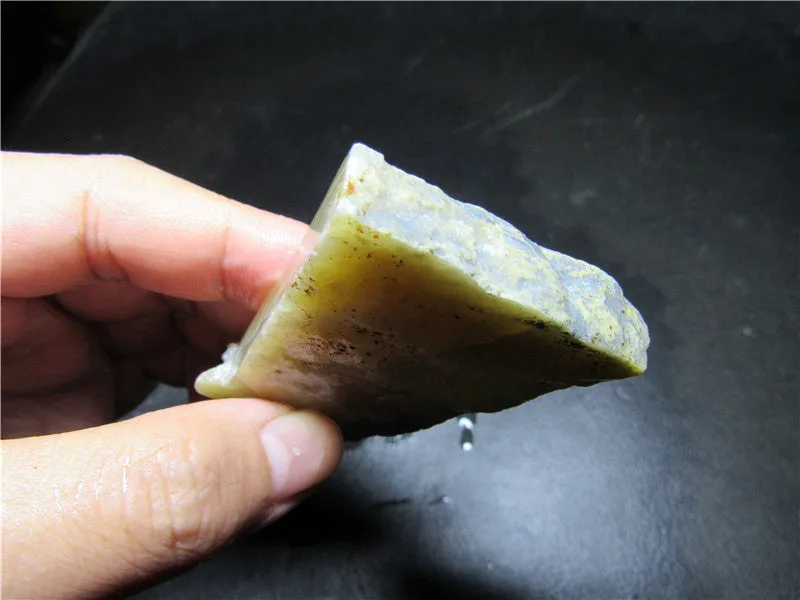 Natural Kunlun Jade Rough Nephrite Raw (52.97g, 49X42X10mm)