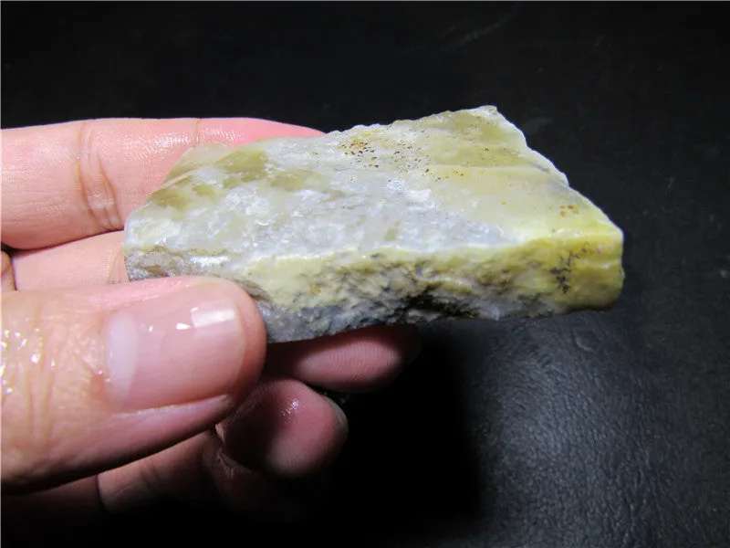 Natural Kunlun Jade Rough Nephrite Raw (52.97g, 49X42X10mm)