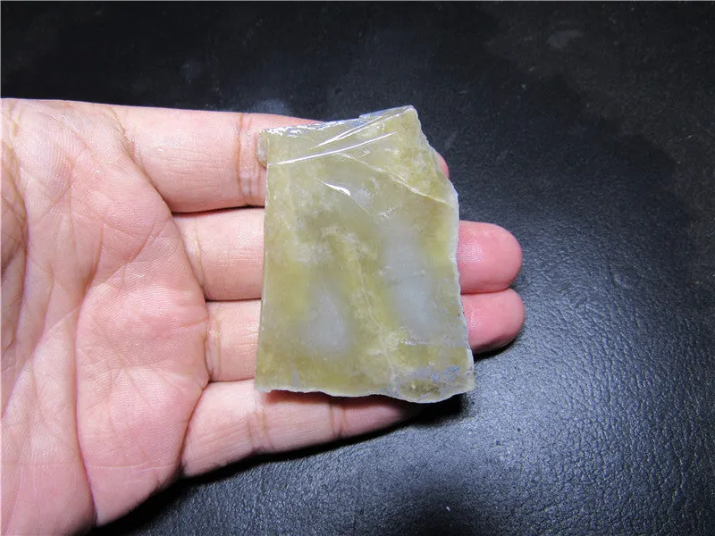 Natural Kunlun Jade Rough Nephrite Raw (52.97g, 49X42X10mm)