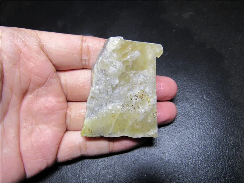 Natural Kunlun Jade Rough Nephrite Raw (52.97g, 49X42X10mm)