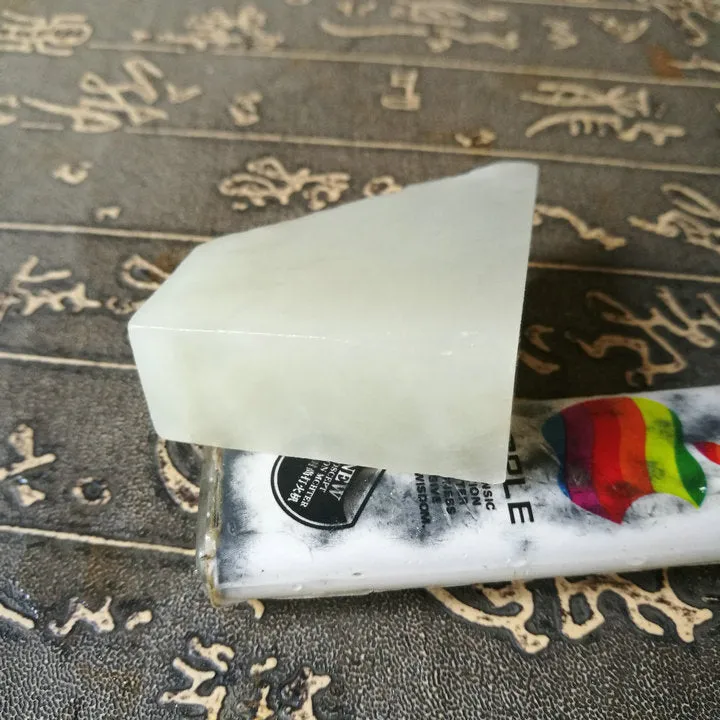 Natural Kunlun Jade Rough Nephrite Raw (71g, 4.7X4.2X1.8cm)