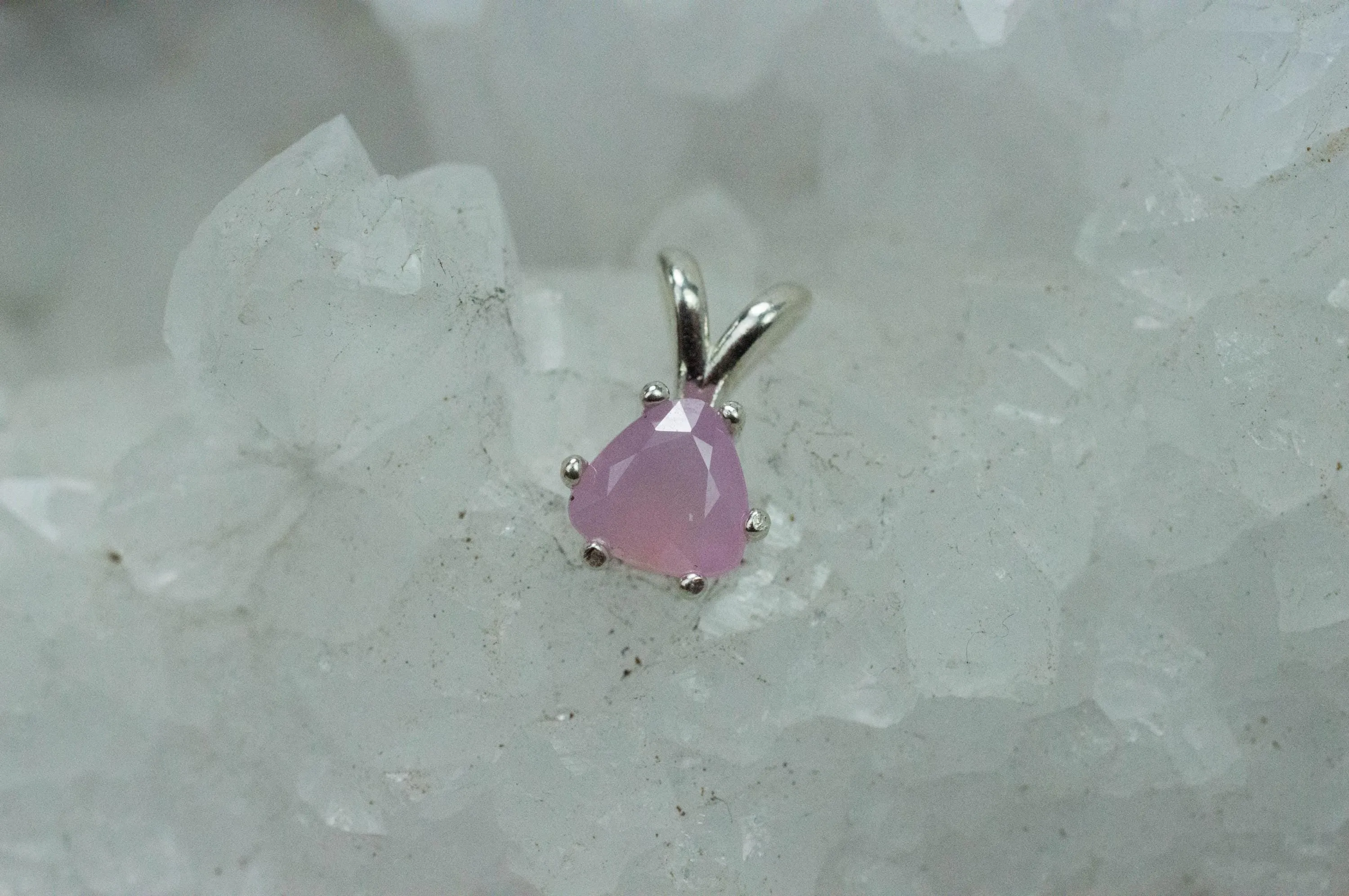 Pink Sapphire Pendant; Natural Untreated Vietnam Sapphire; 1.045cts