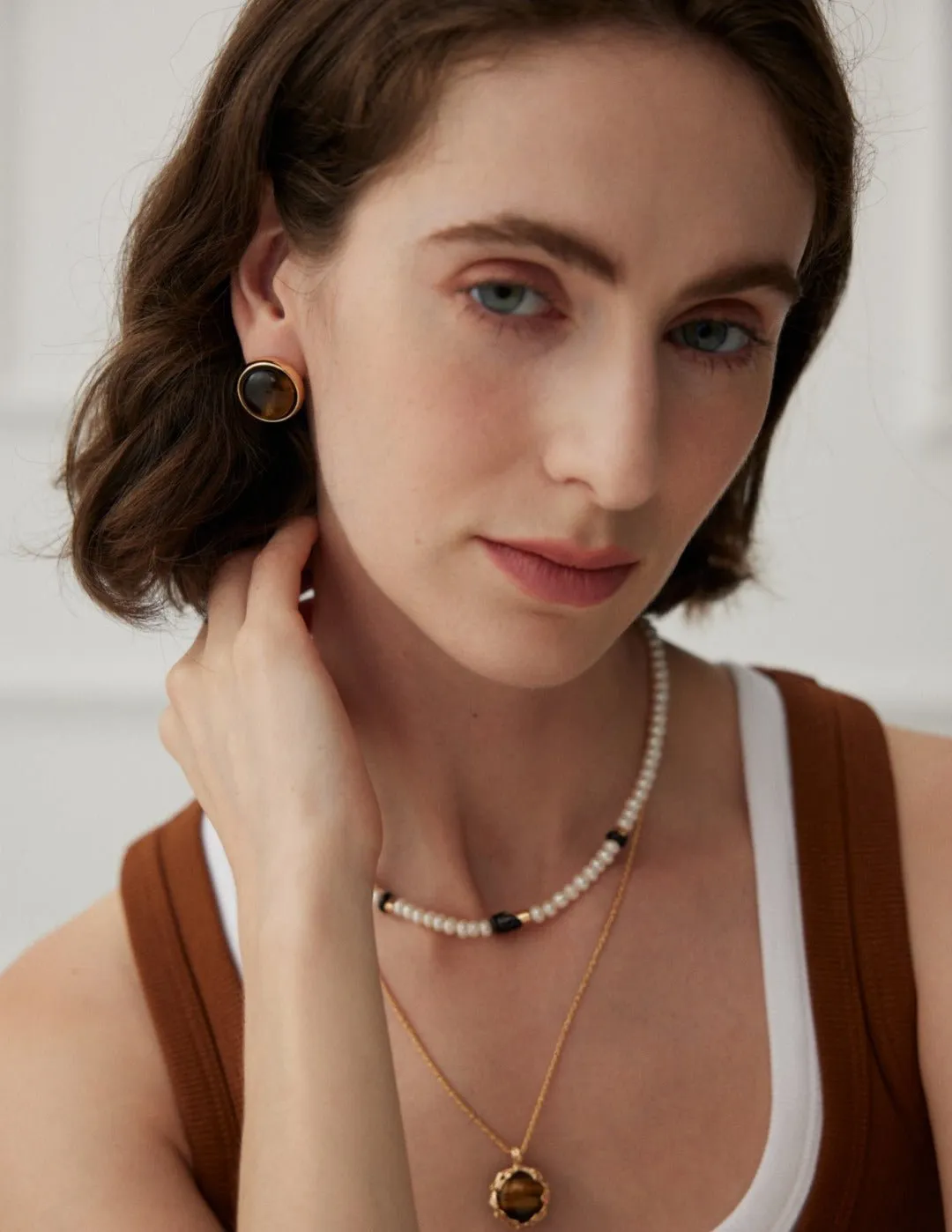 Round Tiger Eye Stone Stud Earrings