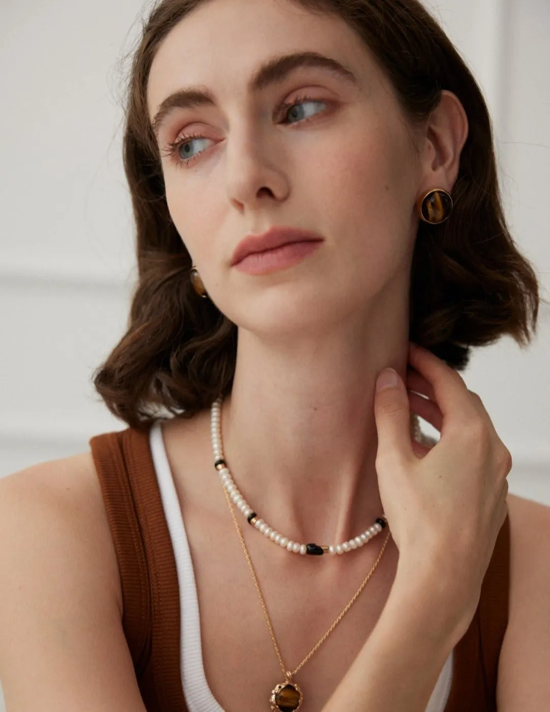 Round Tiger Eye Stone Stud Earrings