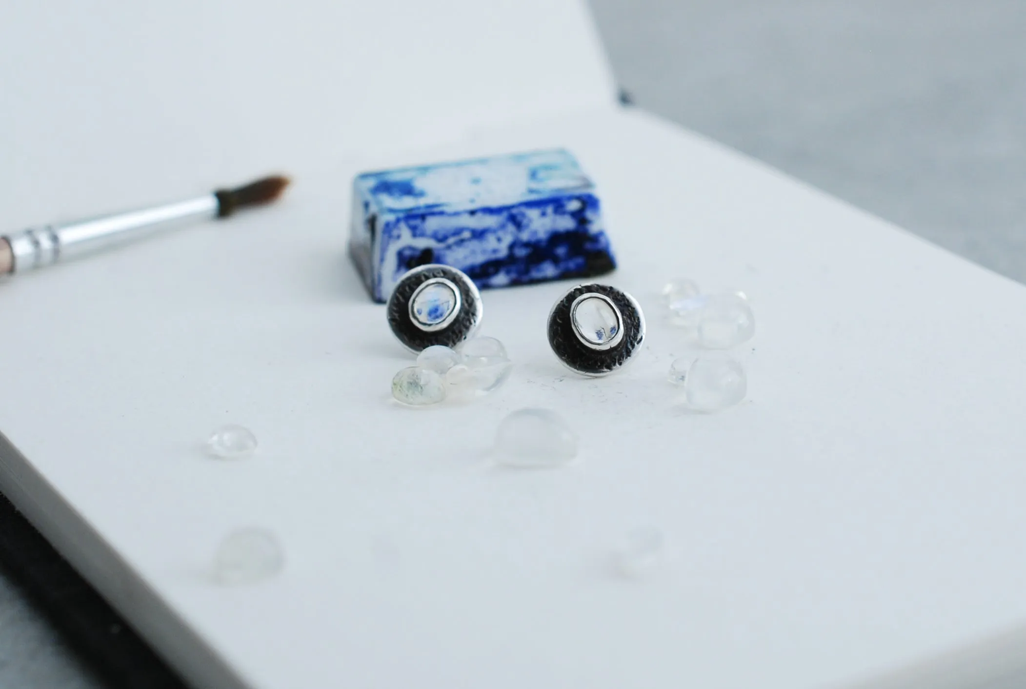 Silver Stud earrings with moonstone cabochon