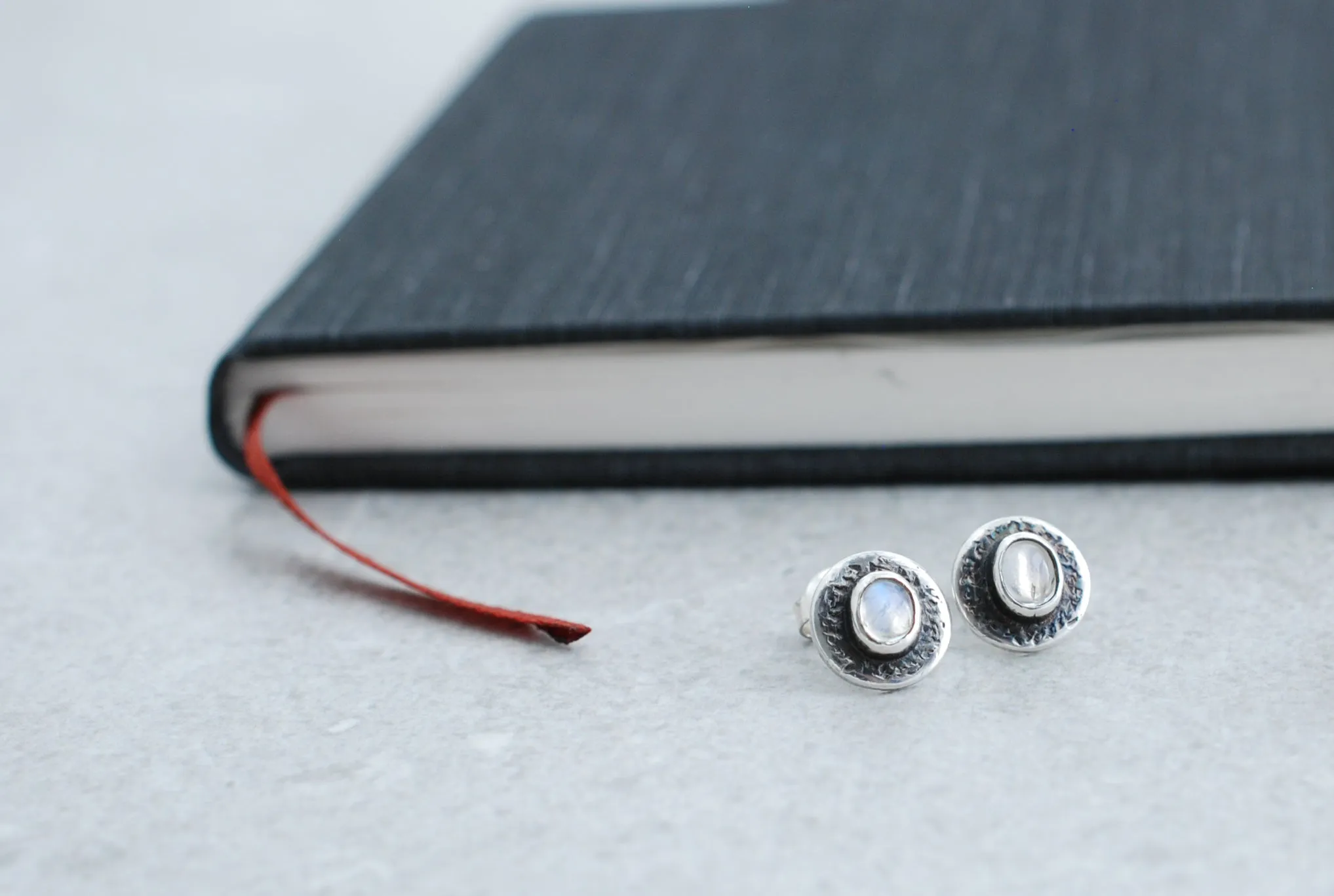 Silver Stud earrings with moonstone cabochon