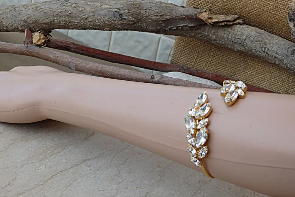 WHITE WEDDING BRACELET