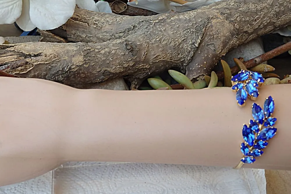 WHITE WEDDING BRACELET