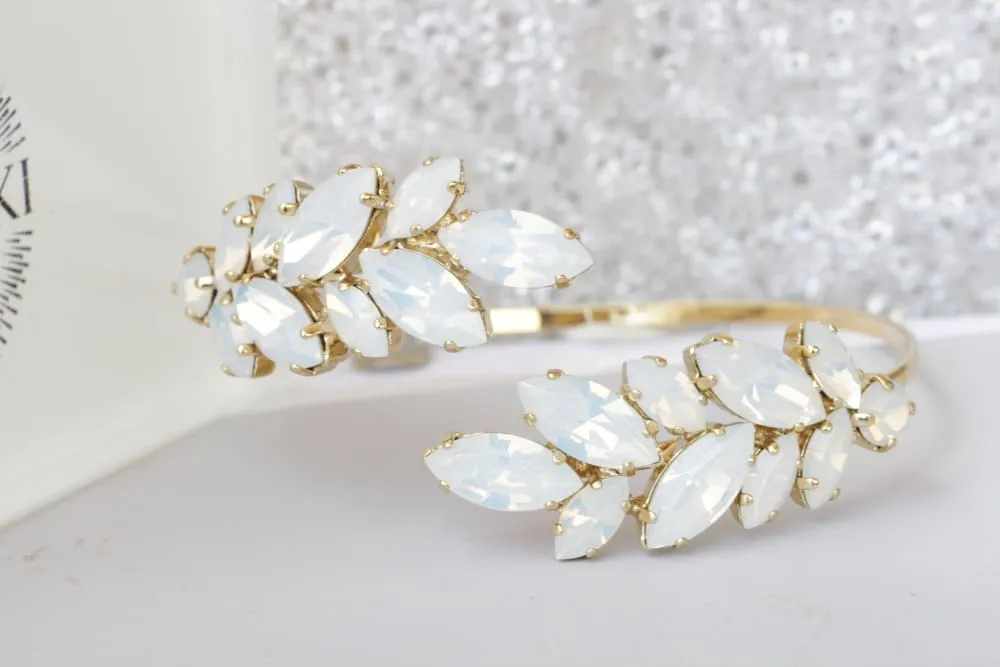WHITE WEDDING BRACELET
